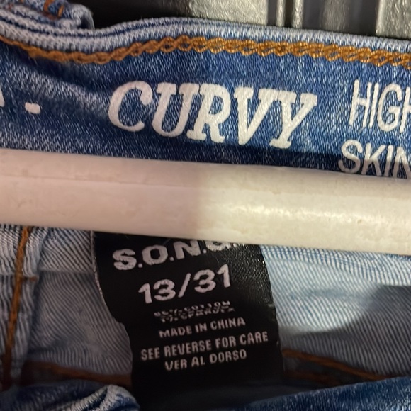 Ladies Jeans size 13/31 Curvy High rise Skinny Ankle Grazer. Pre-Owned - Picture 3 of 8